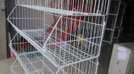 Cestas plegables del almacenamiento de alambre de metal, estante de exhibición con gradas móvil de la cesta de alambre