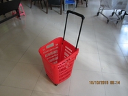 Carro plástico rojo de la cesta del balanceo para el supermercado/la cesta de compras vegetal