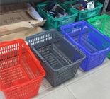 La cesta de compras plástica al por menor de la mano de la fruta, ahueca hacia fuera cestas de mano de las compras del almacenamiento